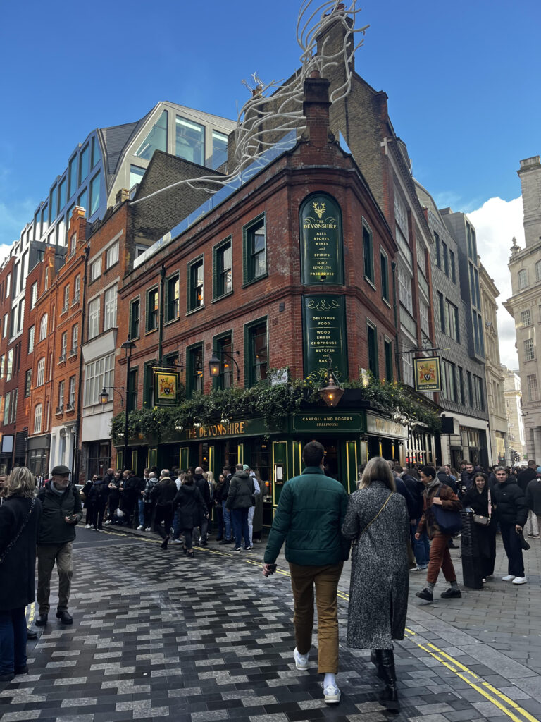 Covent garden has instagrammable pubs covered in Ivy that give classic old english vibes