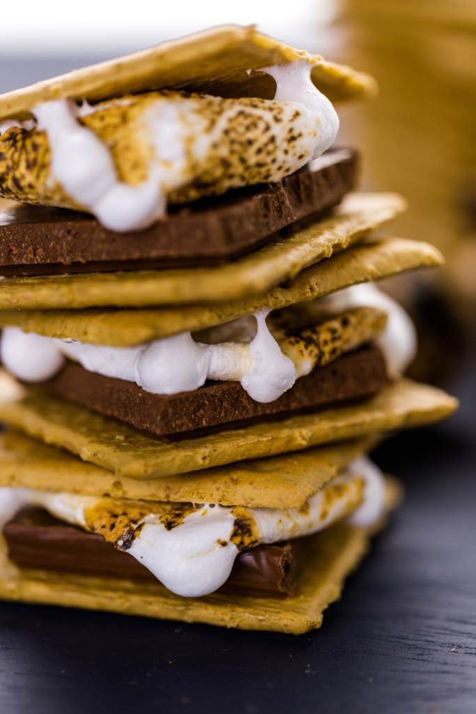 40 fun date night ideas for halloween - bonfire smores at home