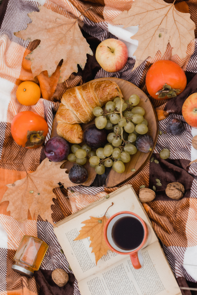 40 fun date night ideas for halloween - fall picnic 