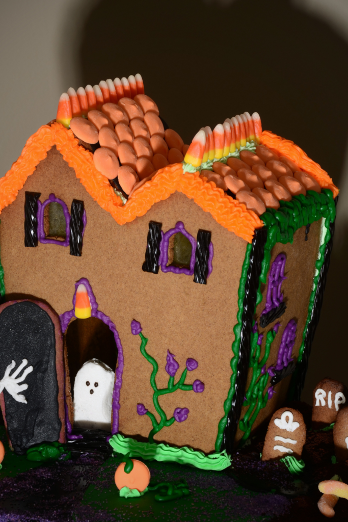 40 fun date night ideas for halloween - halloween gingerbread house